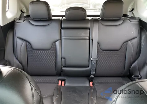 2018 Jeep Compass Latitude z USA, uszkodzony, nr VIN 3C4NJDBB0JT303051